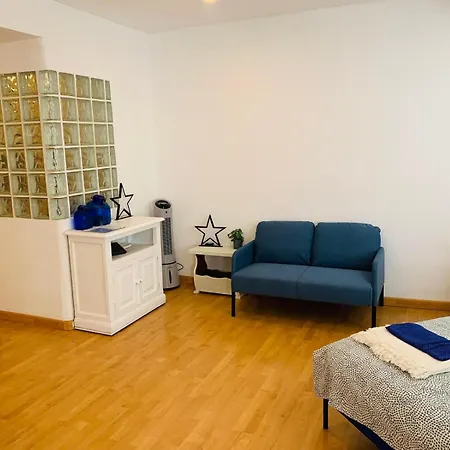 Apartment Charming First Line Estudio In